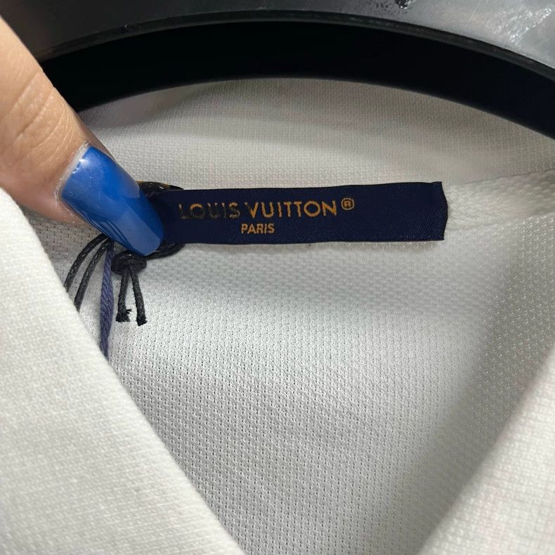 Louis Vuitton Louis Vuitton White Logo Short Sleeve Polo Size US XL / EU 56 / 4 - 2 Thumbnail
