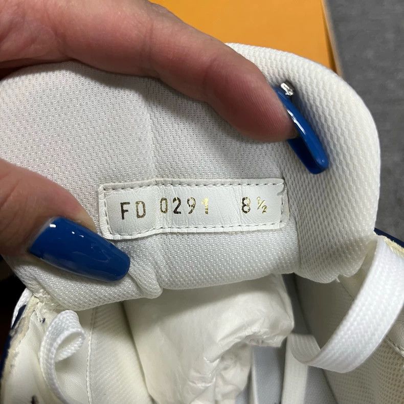 Louis Vuitton Louis Vuitton Blue White Low Top Sneakers Size US 8.5 / EU 41-42 - 4 Thumbnail