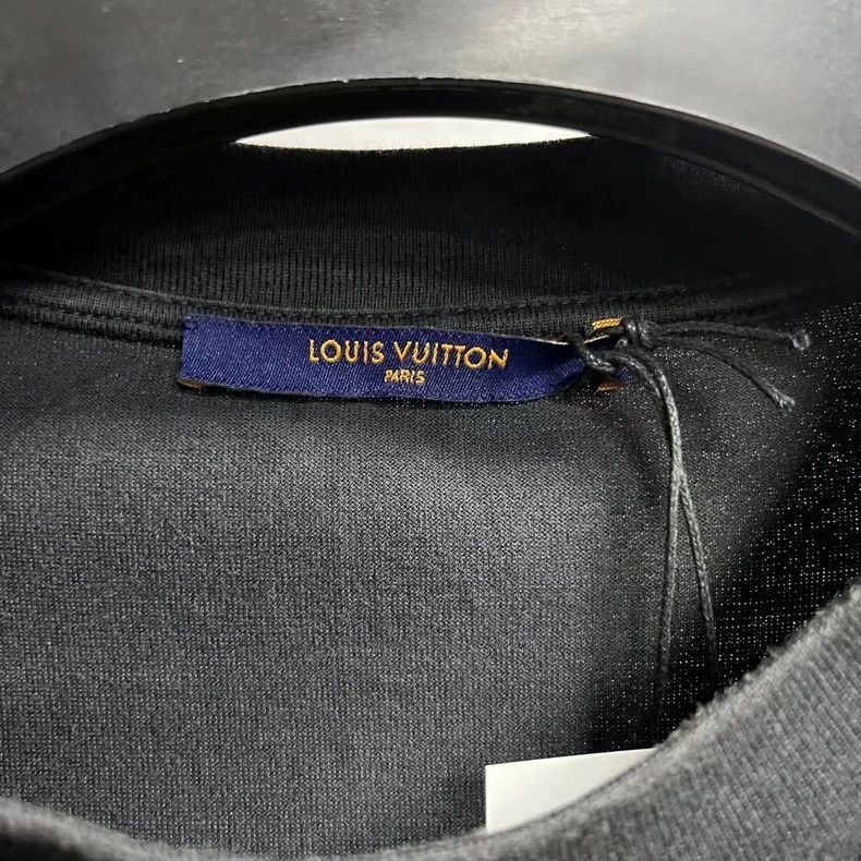 Louis Vuitton Louis Vuitton Black Logo Print Gradient T-shirt Size US M / EU 48-50 / 2 - 3 Thumbnail