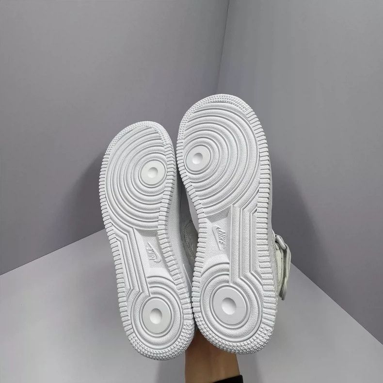 Louis Vuitton Louis Vuitton Nike AF1 White Sneakers Size 37.5 Size US 5.5 / EU 38 - 4 Thumbnail