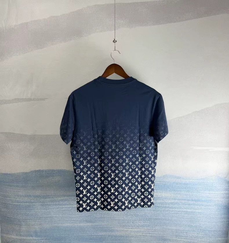Louis Vuitton Louis Vuitton Blue Gradient Short Sleeve Shirt Size US S / EU 44-46 / 1 - 3 Thumbnail