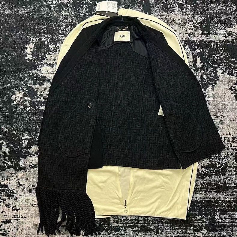 Fendi Fendi Black Wool Coat with Fringes Size US S / EU 44-46 / 1 - 5 Thumbnail