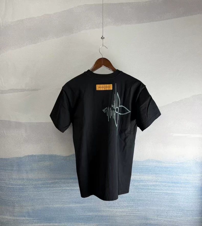 Louis Vuitton Louis Vuitton Black Short Sleeve Floral Embroidery Size US XS / EU 42 / 0 - 3 Thumbnail