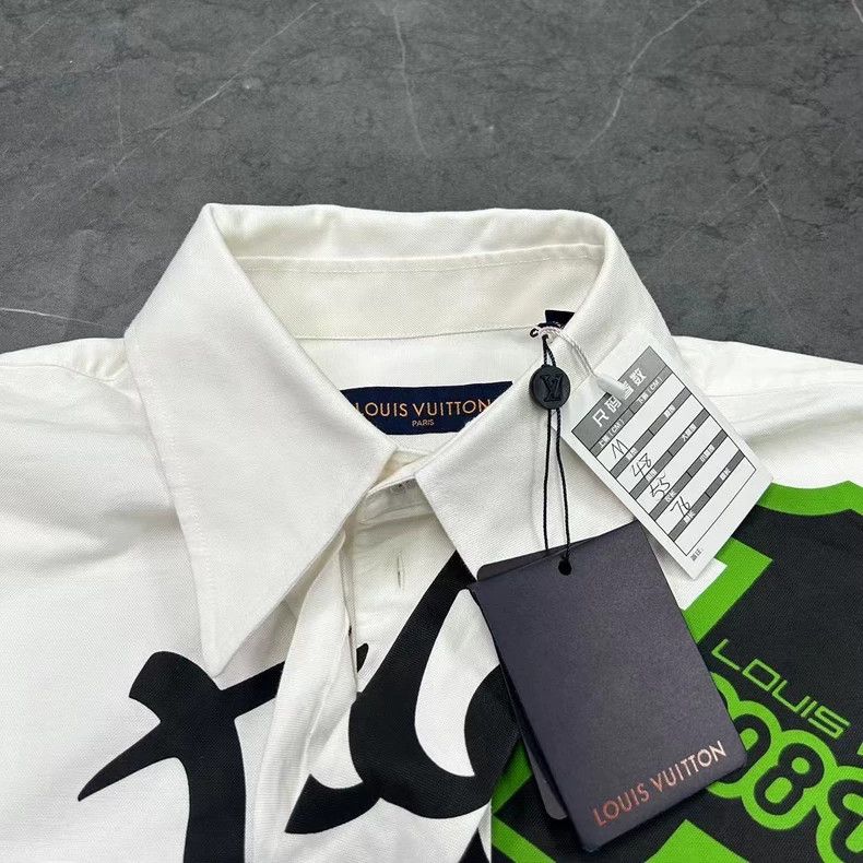Louis Vuitton Louis Vuitton Alien Graphic Long Sleeve Shirt Size US M / EU 48-50 / 2 - 6 Thumbnail