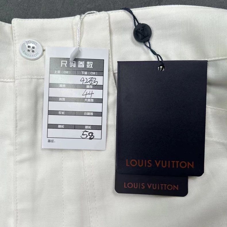 Louis Vuitton Louis Vuitton White Cargo Shorts Size US 42 / EU 58 - 7 Thumbnail