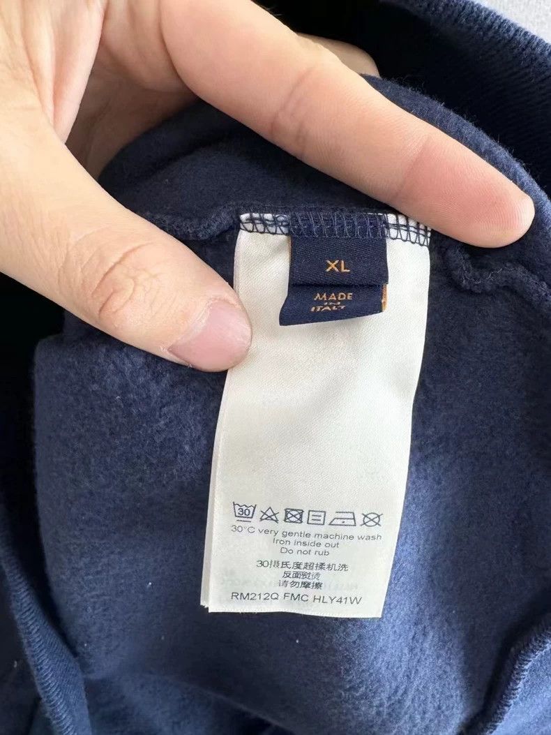 Louis Vuitton Louis Vuitton Deep Blue Embroidered Sweatshirt Size US XL / EU 56 / 4 - 4 Thumbnail