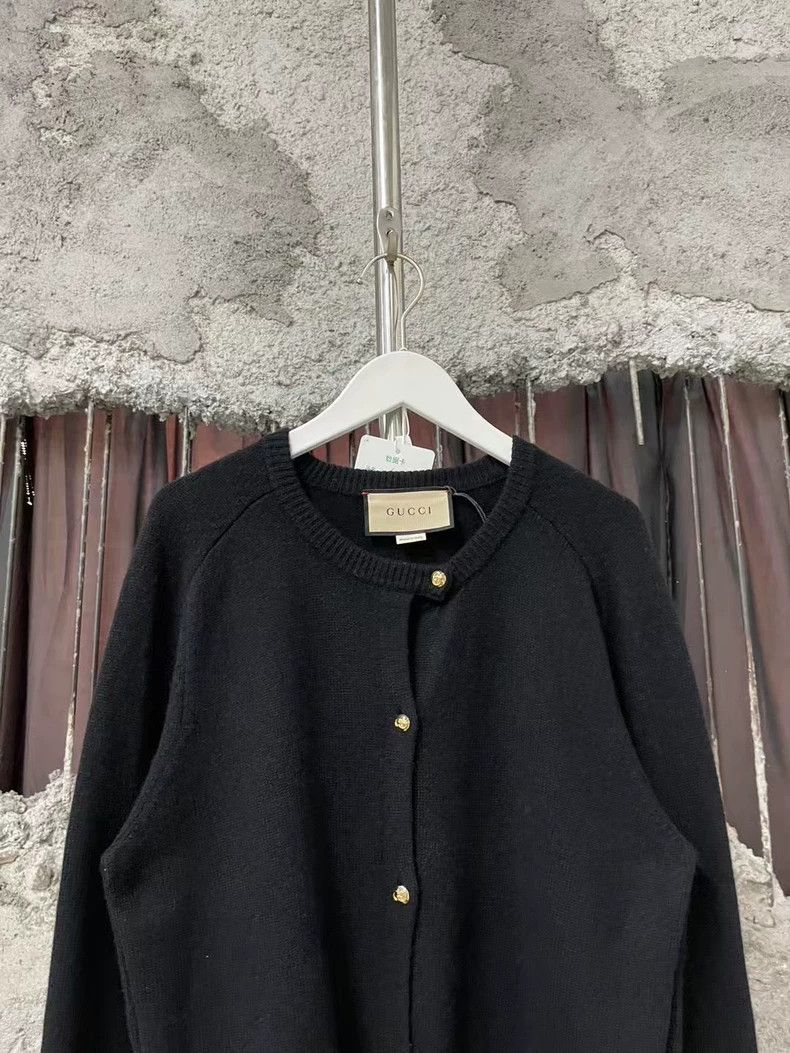 Gucci Gucci Black Wool Cardigan with Gold Buttons Size US M / EU 48-50 / 2 - 3 Thumbnail