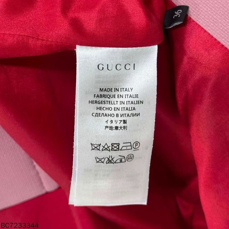 Gucci Pink Pearl Button Coat by Gucci Size US S / EU 44-46 / 1 - 4 Thumbnail