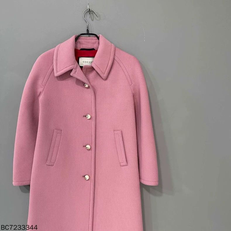 Gucci Pink Pearl Button Coat by Gucci Size US S / EU 44-46 / 1 - 2 Thumbnail