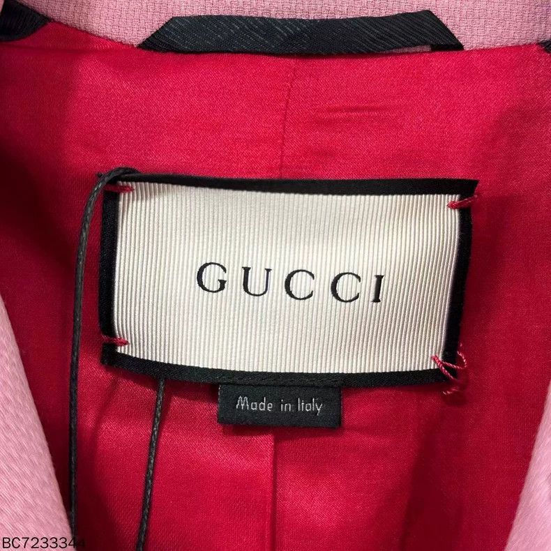 Gucci Pink Pearl Button Coat by Gucci Size US S / EU 44-46 / 1 - 5 Thumbnail