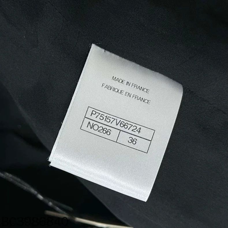 Chanel Black and White Chanel Button-Up Coat Size US S / EU 44-46 / 1 - 6 Thumbnail