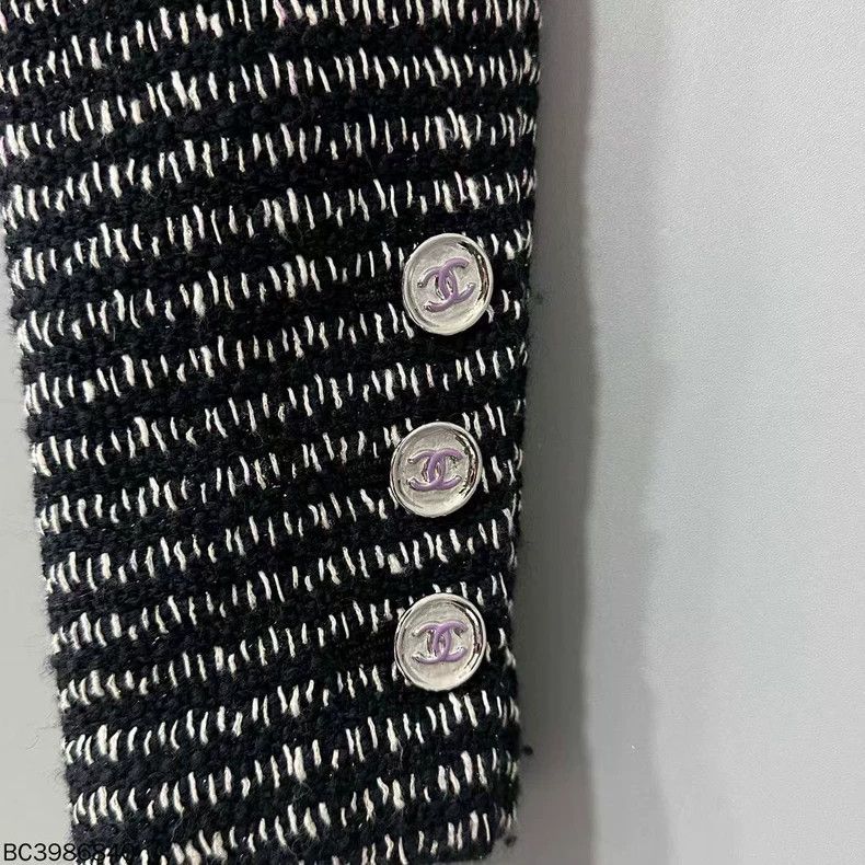 Chanel Black and White Chanel Button-Up Coat Size US S / EU 44-46 / 1 - 5 Thumbnail