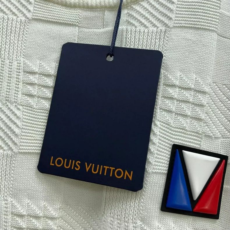 Louis Vuitton Louis Vuitton White Short Sleeve Graphic Tee Size US M / EU 48-50 / 2 - 5 Thumbnail