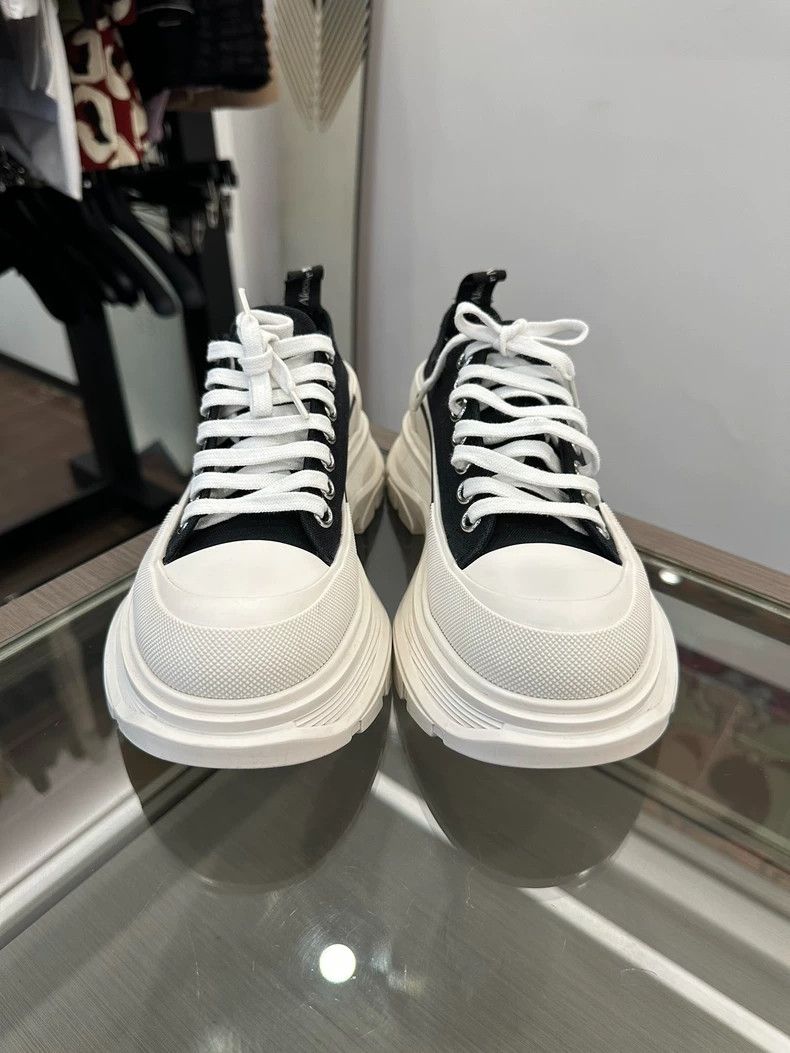 Alexander McQueen Alexander Mcqueen Black and White Casual Sneakers Size US 8 / EU 41 - 2 Thumbnail