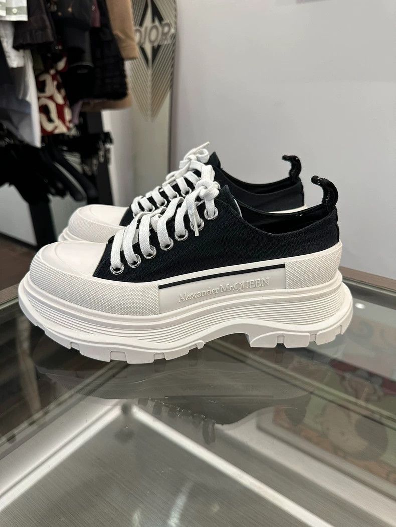 Alexander McQueen Alexander Mcqueen Black and White Casual Sneakers Size US 8 / EU 41 - 3 Thumbnail