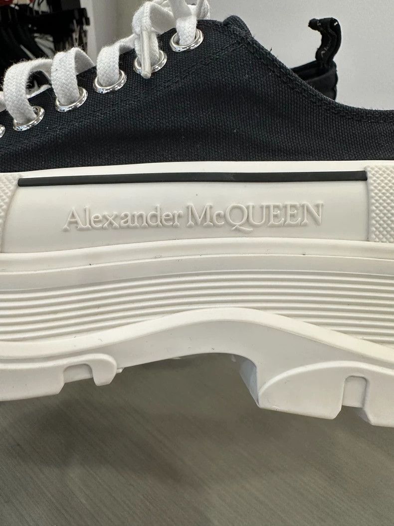Alexander McQueen Alexander Mcqueen Black and White Casual Sneakers Size US 8 / EU 41 - 5 Thumbnail