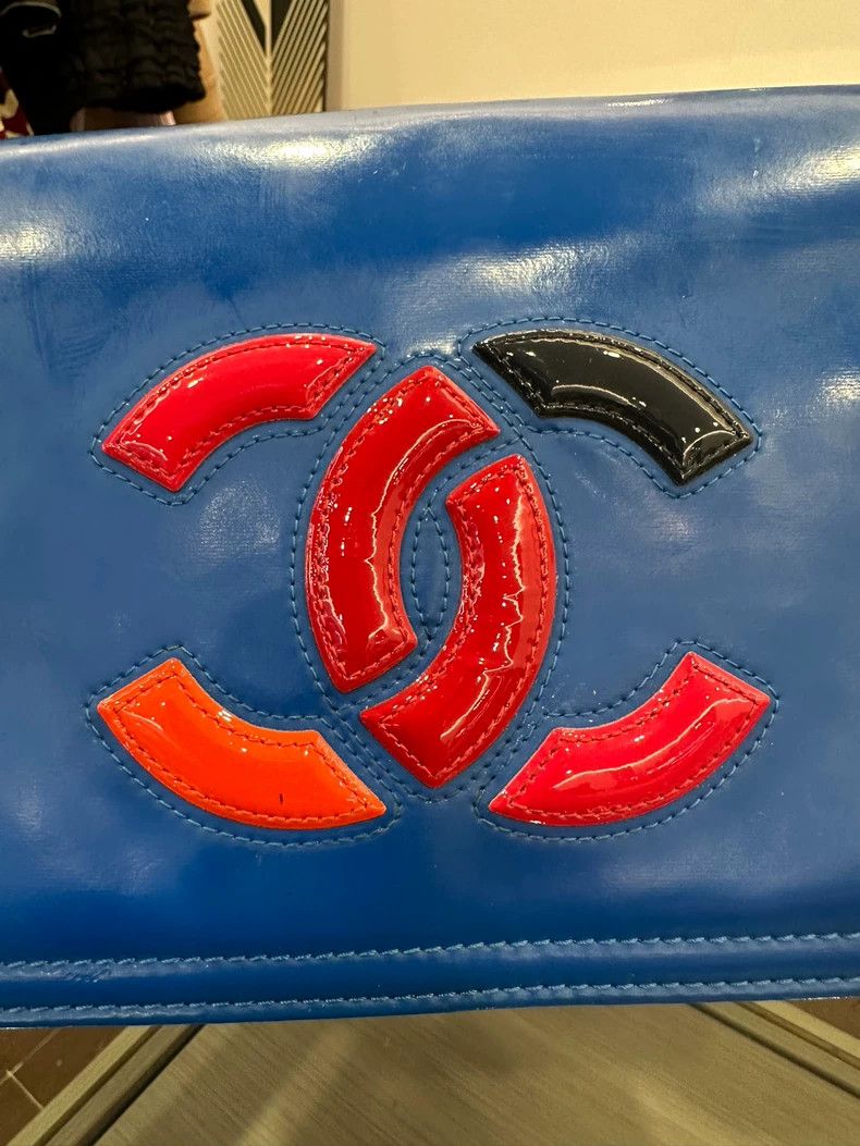Chanel Chanel Blue Patent Shoulder Bag with Logo Size ONE SIZE - 5 Thumbnail