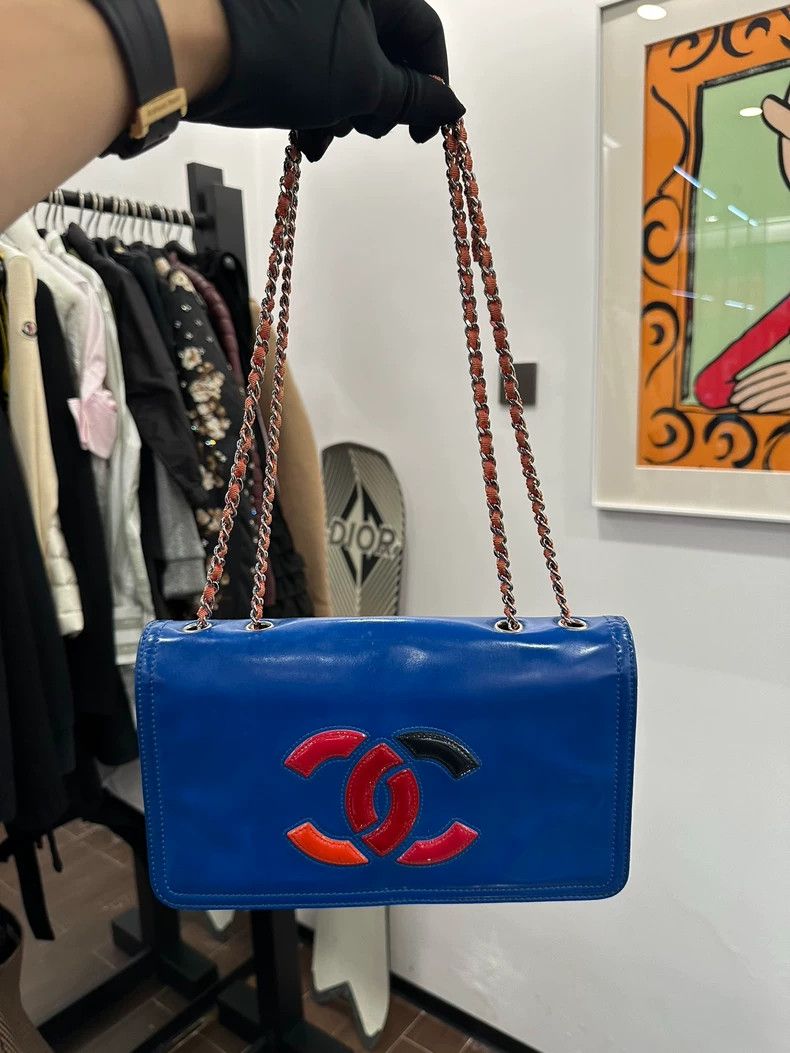 Chanel Chanel Blue Patent Shoulder Bag with Logo Size ONE SIZE - 2 Thumbnail