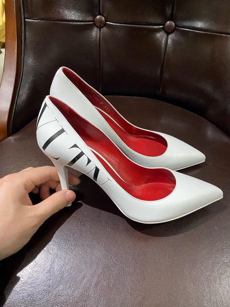 Valentino Valentino Elegant White High Heels Size 35.5 Size US 5.5 / EU 38 - 2 Thumbnail