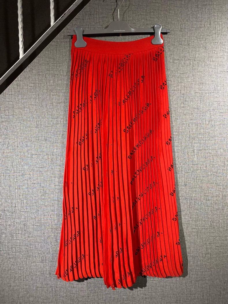 Balenciaga Balenciaga Women’s Skirt Size S Pleated Design Size US 27 - 2 Thumbnail
