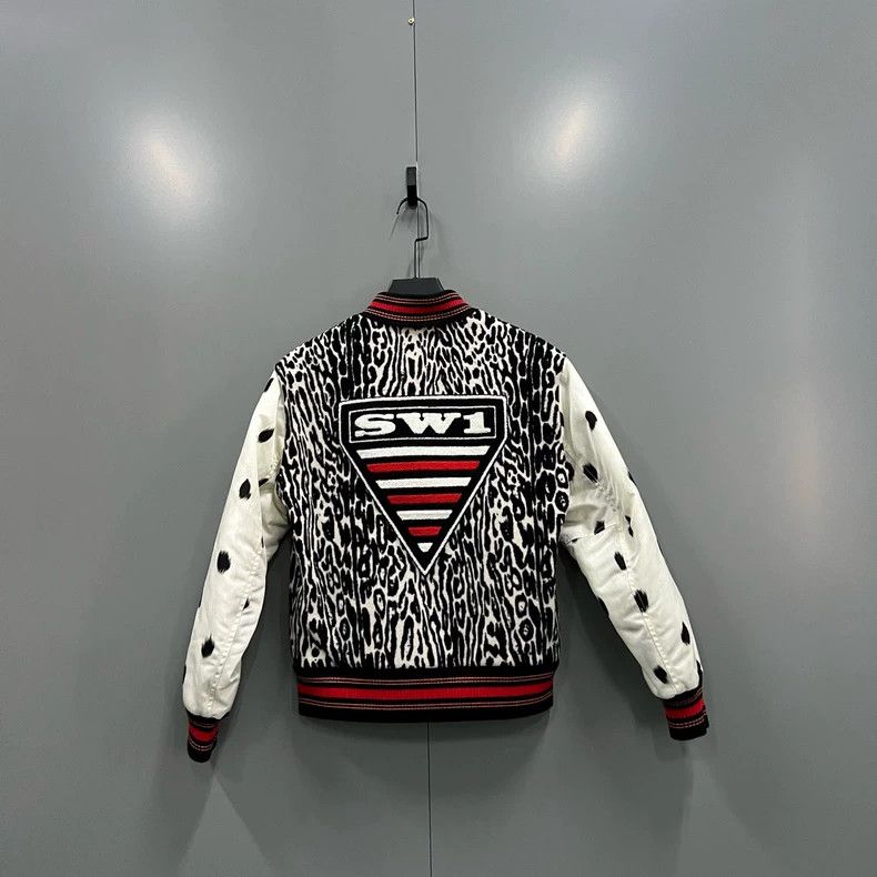 Burberry Burberry Leopard Print Baseball Jacket Size 44 Size US L / EU 52-54 / 3 - 2 Thumbnail