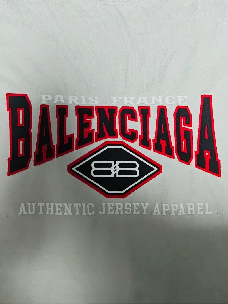 Balenciaga Balenciaga Batwing Embroidered Vintage Short Sleeve T-Shirt Size US S / EU 44-46 / 1 - 5 Thumbnail