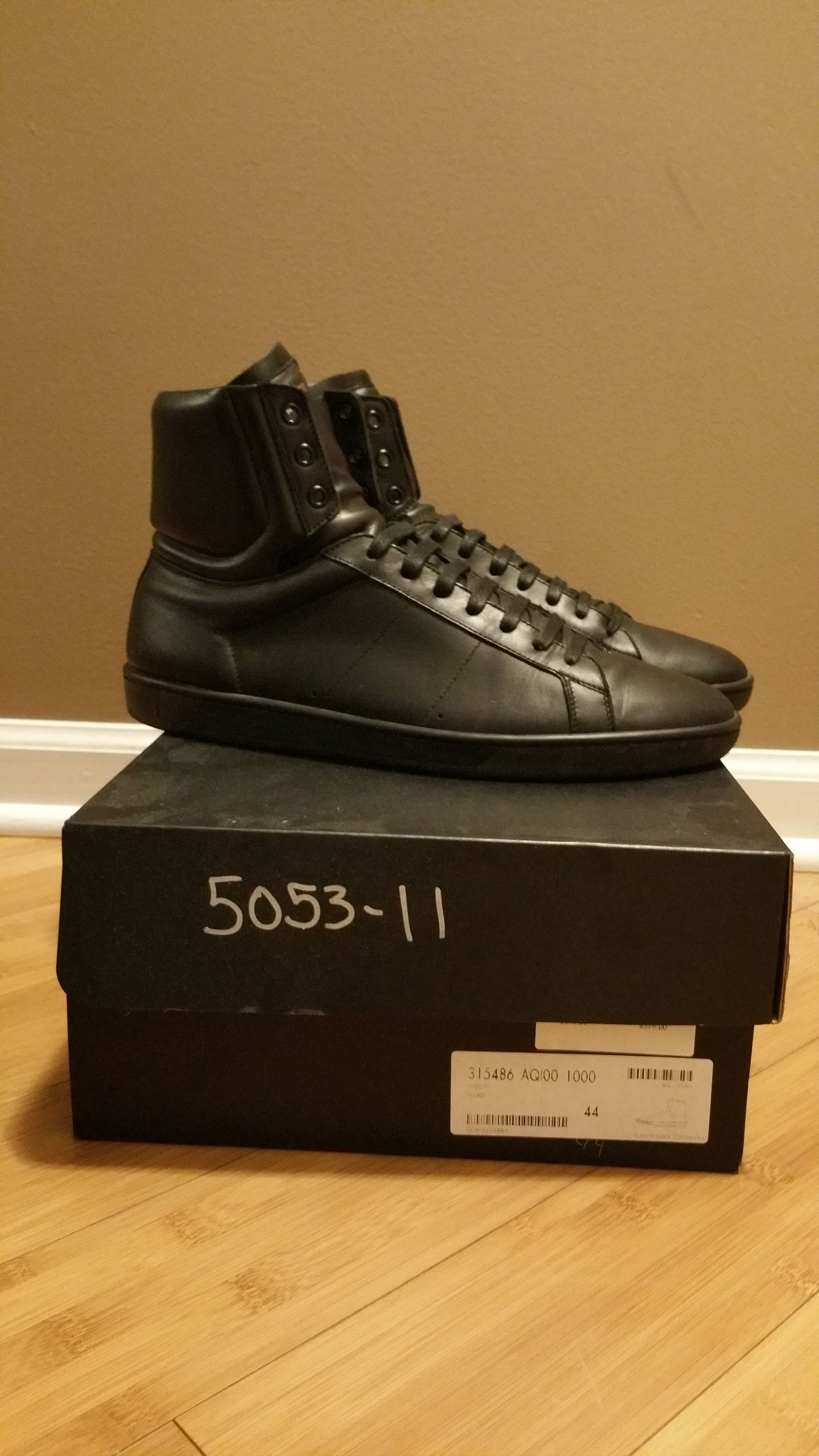 saint laurent signature court