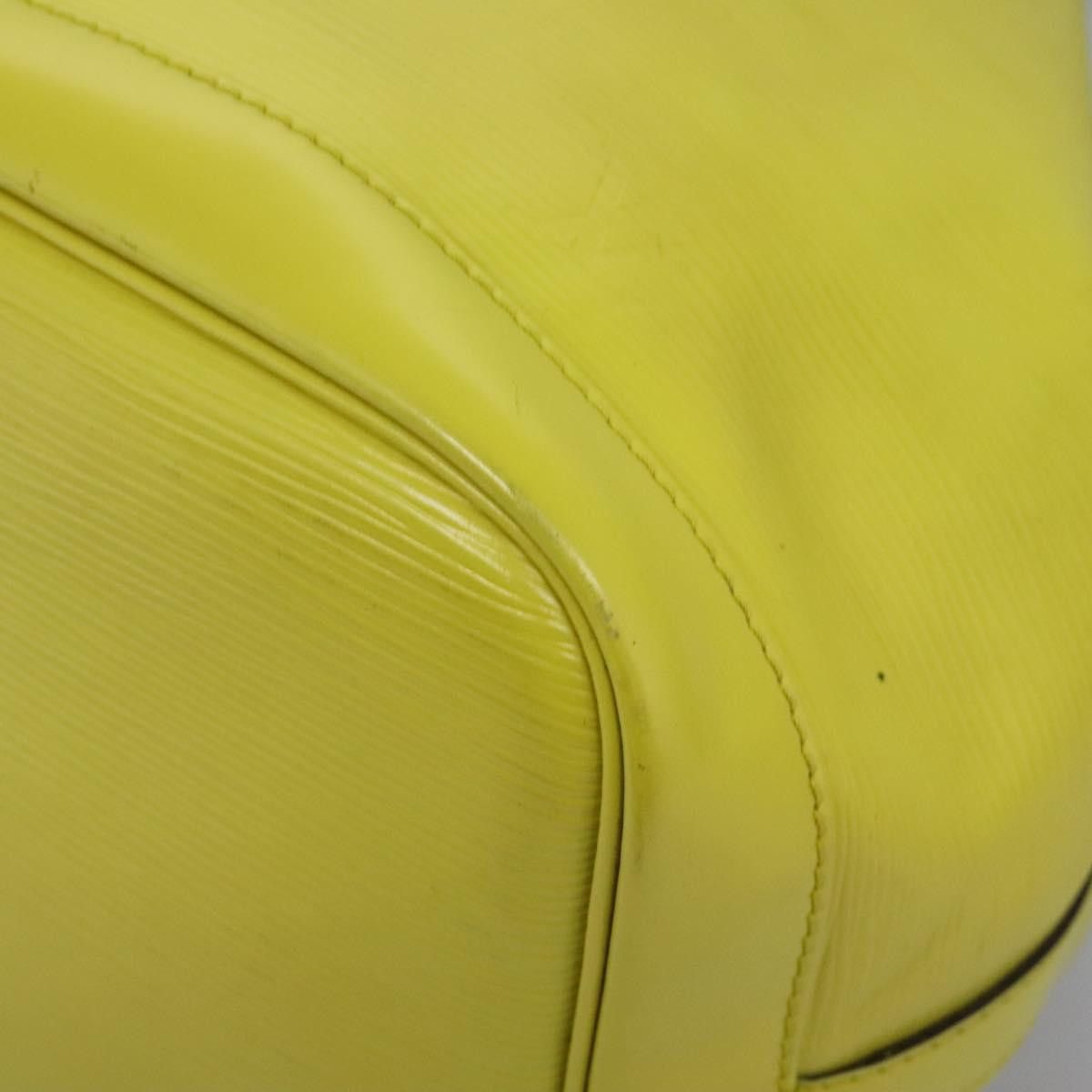 Louis Vuitton Petit Noé Green Leather Shoulder Bag (Pre-Owned) Size ONE SIZE - 11 Thumbnail
