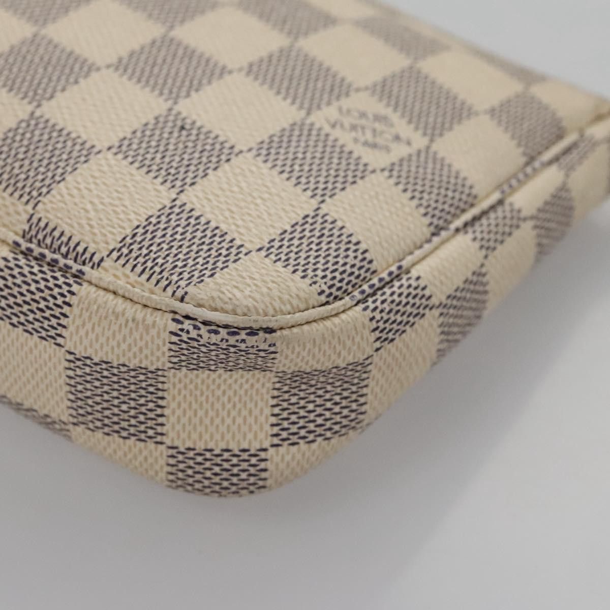 Louis Vuitton Pochette Accessoire White Canvas Clutch Bag (Pre-Owned) Size ONE SIZE - 9 Thumbnail