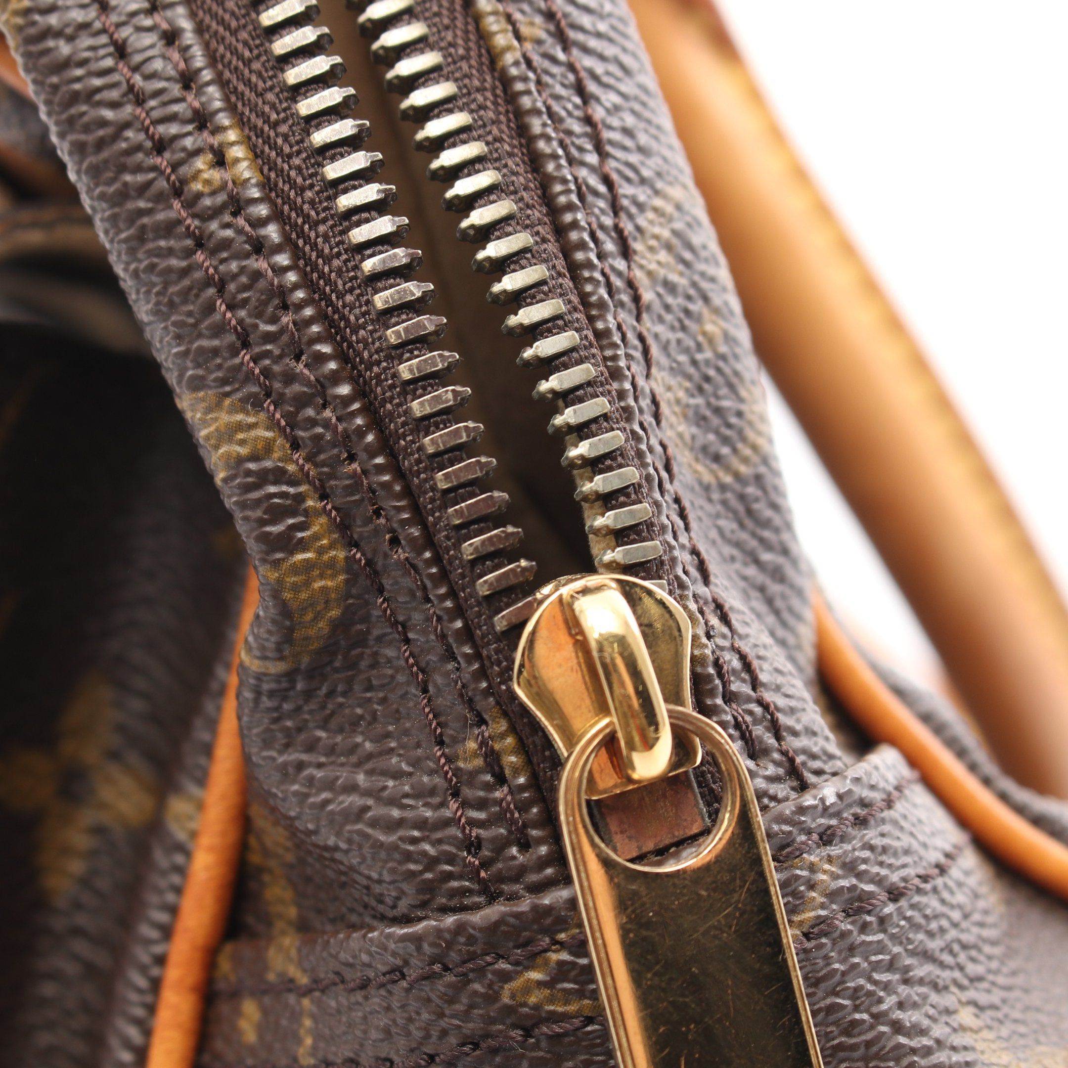 Louis Vuitton Louis Vuitton Manhattan Pm Monogram Handbag Leather Brown Size ONE SIZE - 9 Thumbnail