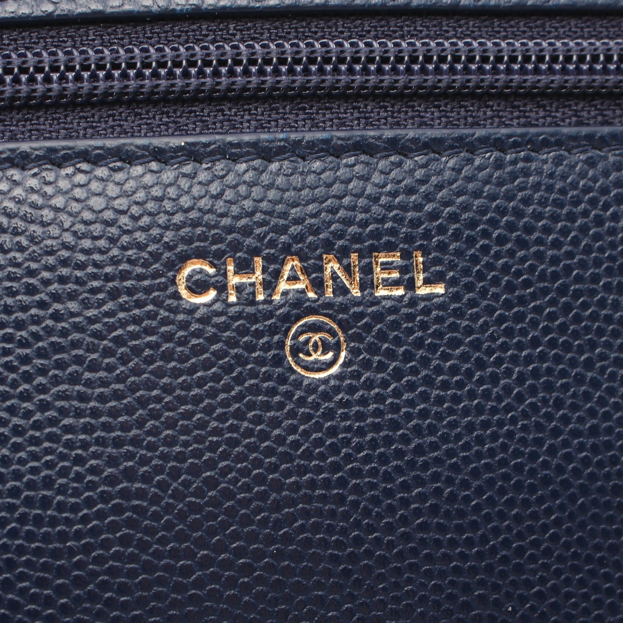 Chanel Chanel Chain Shoulder Bag Caviar Skin Navy Gold Hardware Size ONE SIZE - 4 Thumbnail