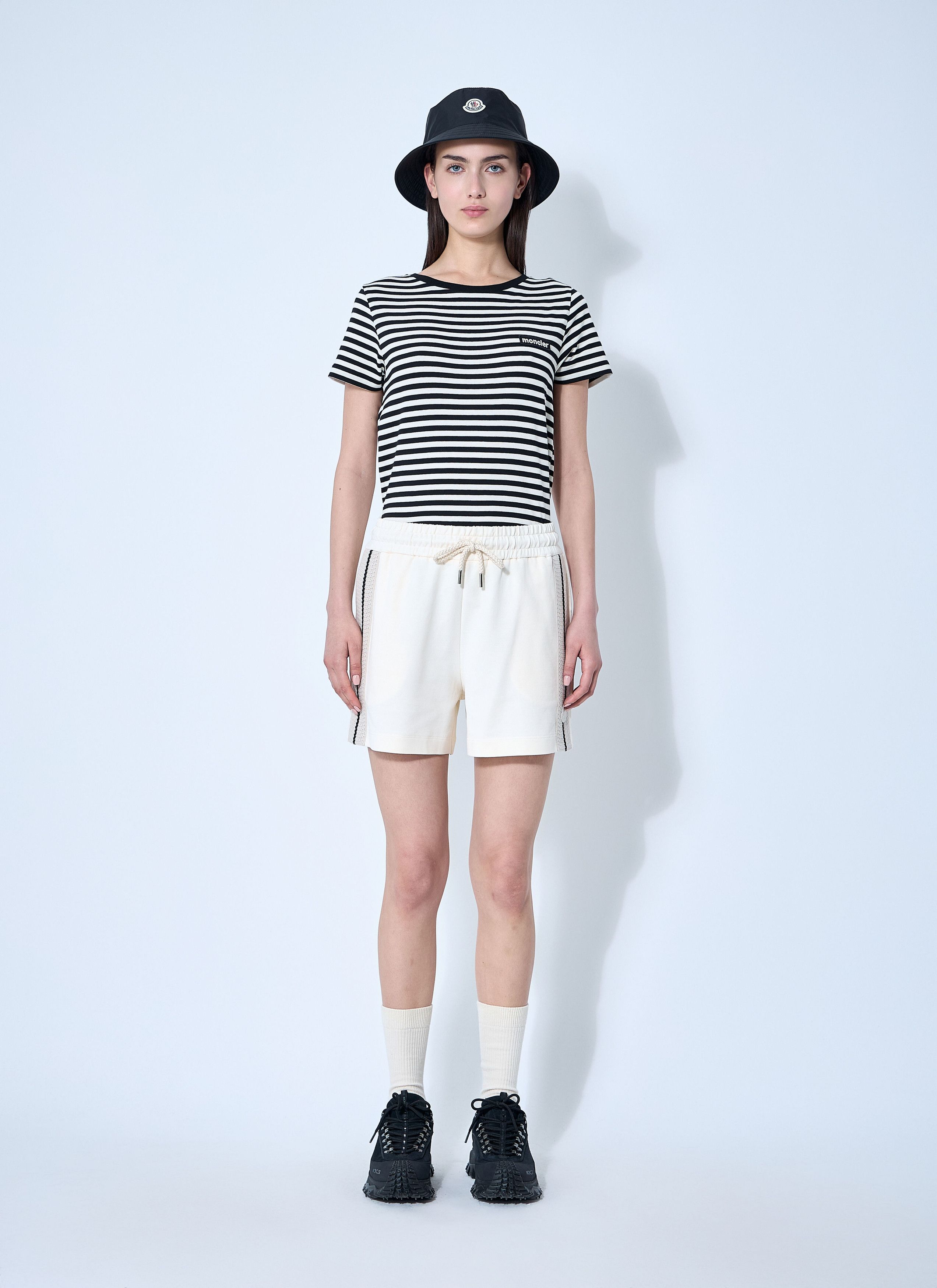 Moncler Striped Logo Motif T-Shirt Size XS / US 0-2 / IT 36-38 - 2 Thumbnail