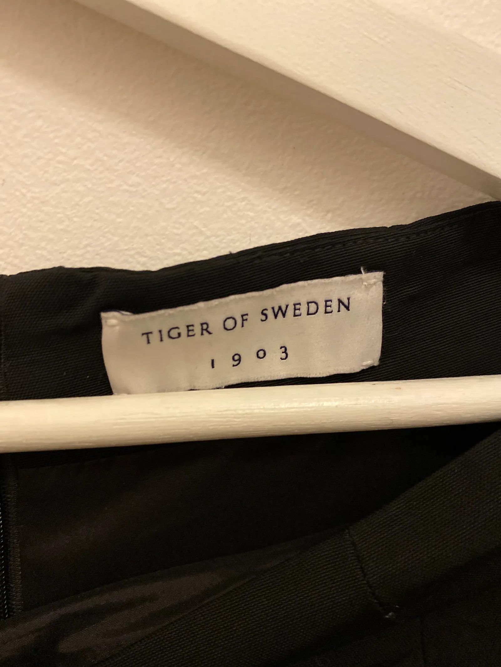 Tiger of Sweden Tiger of Sweden Skirt Size 30" / US 8 / IT 44 - 2 Thumbnail