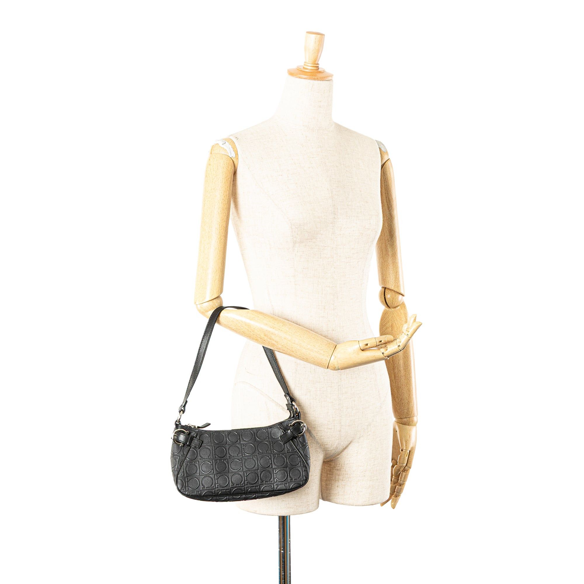 Salvatore Ferragamo Ferragamo Gancini Embossed Leather Shoulder Bag Black Size ONE SIZE - 10 Thumbnail