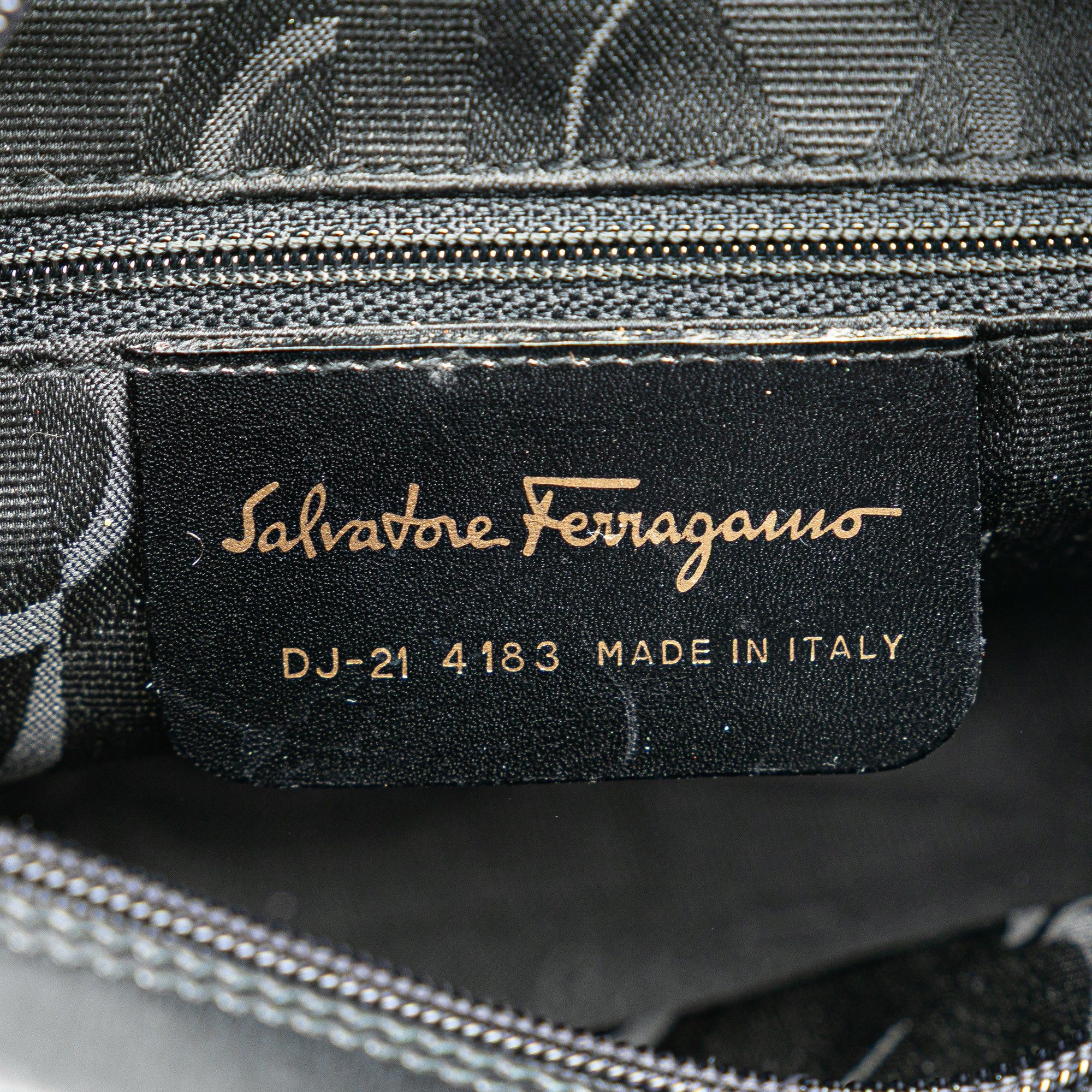 Salvatore Ferragamo Ferragamo Vara Calfskin Crossbody Black Size ONE SIZE - 5 Thumbnail