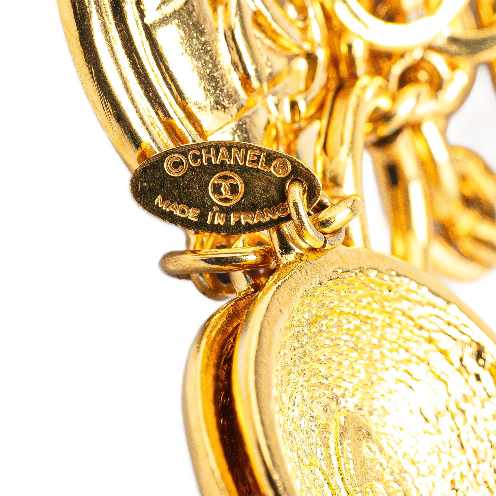 Chanel Chanel Gold Plated CC Quilted Medallion Bracelet Gold Size ONE SIZE - 5 Thumbnail
