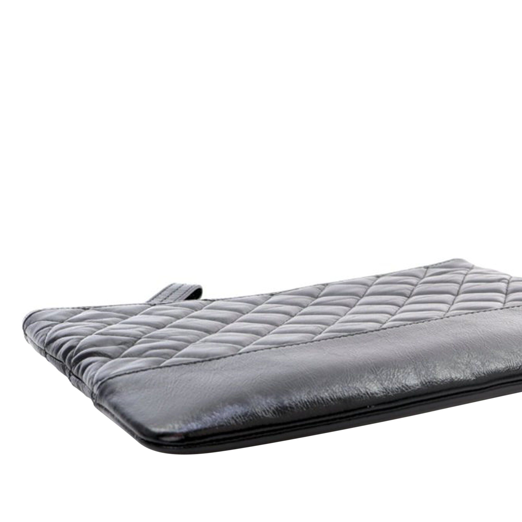 Chanel Chanel Medium Aged Calfskin Gabrielle O Case Clutch Black Size ONE SIZE - 12 Thumbnail