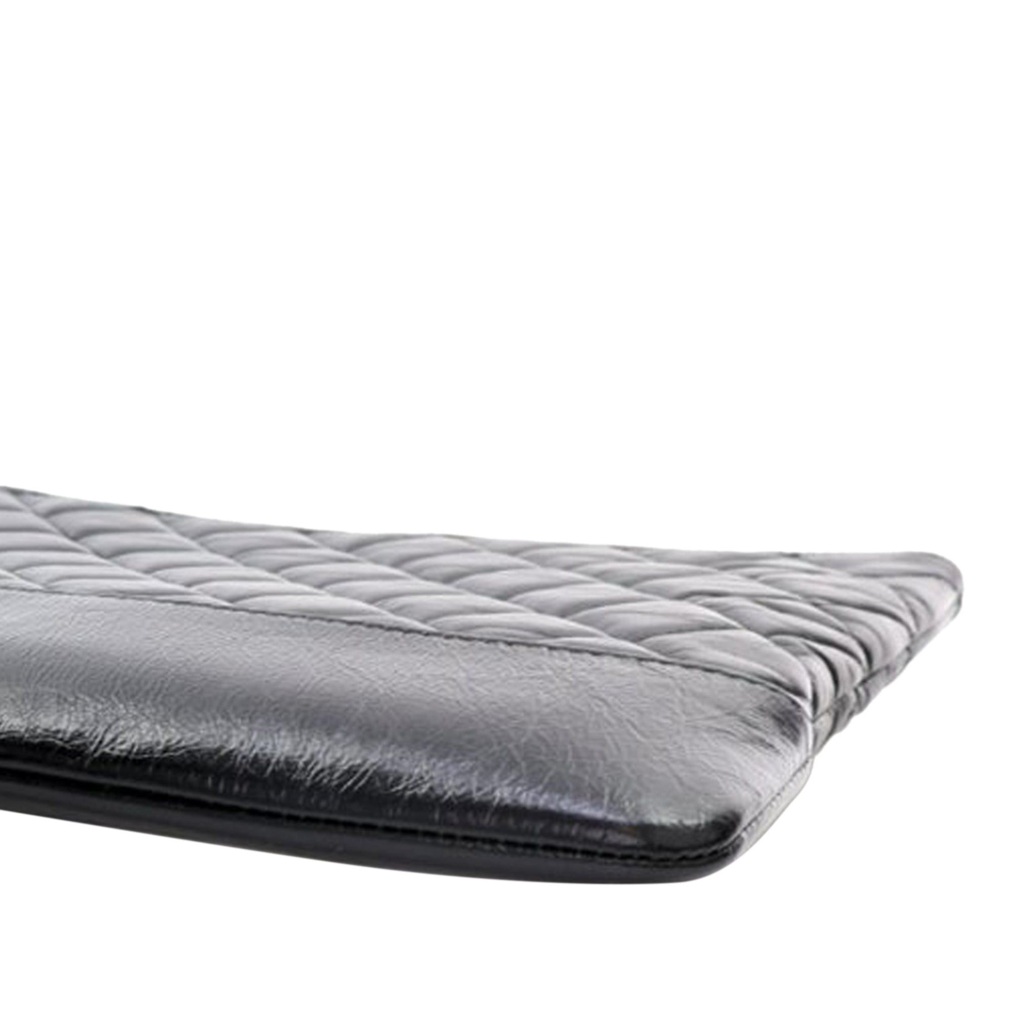 Chanel Chanel Medium Aged Calfskin Gabrielle O Case Clutch Black Size ONE SIZE - 11 Thumbnail