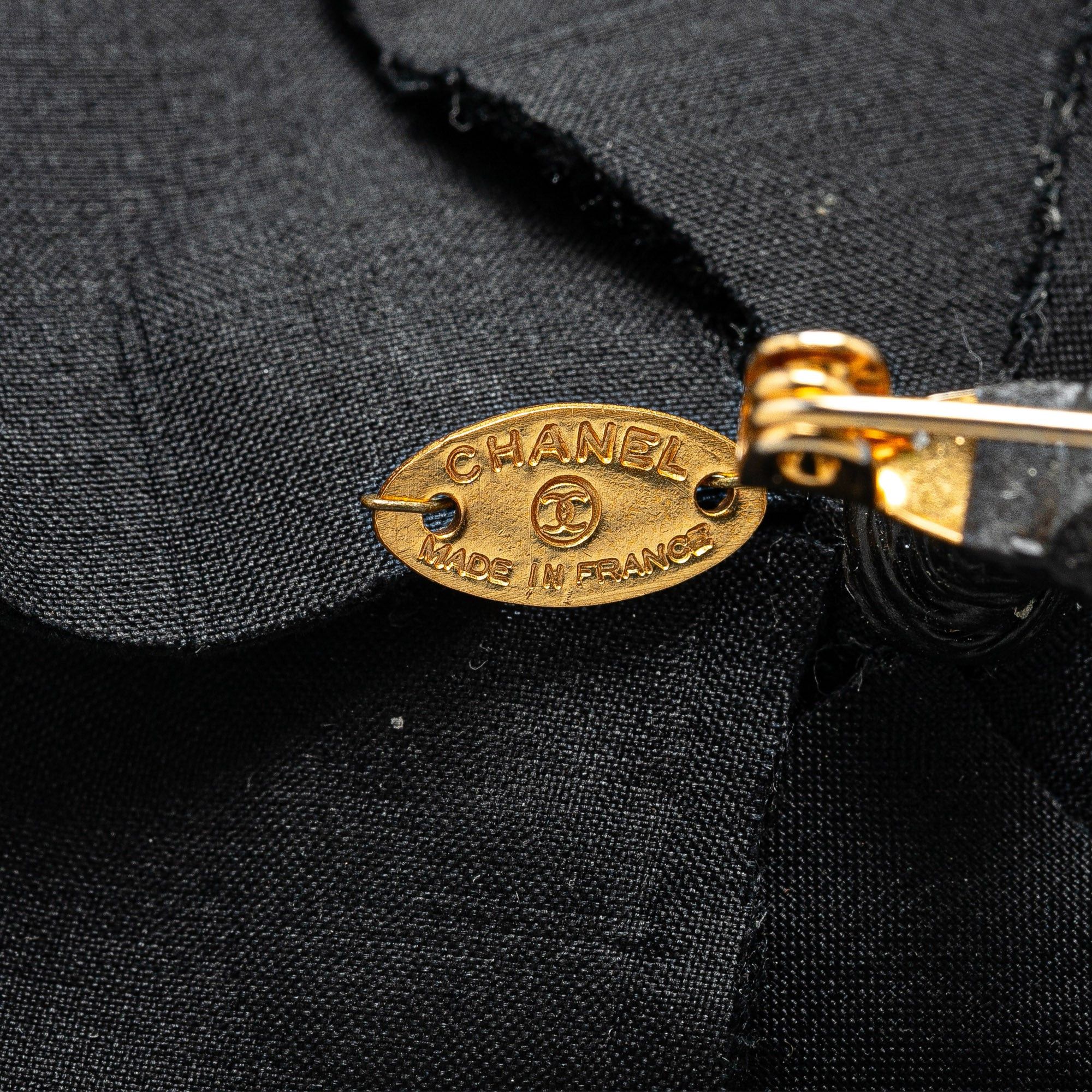 Chanel Chanel Velvet Camellia Brooch Black Size ONE SIZE - 3 Thumbnail