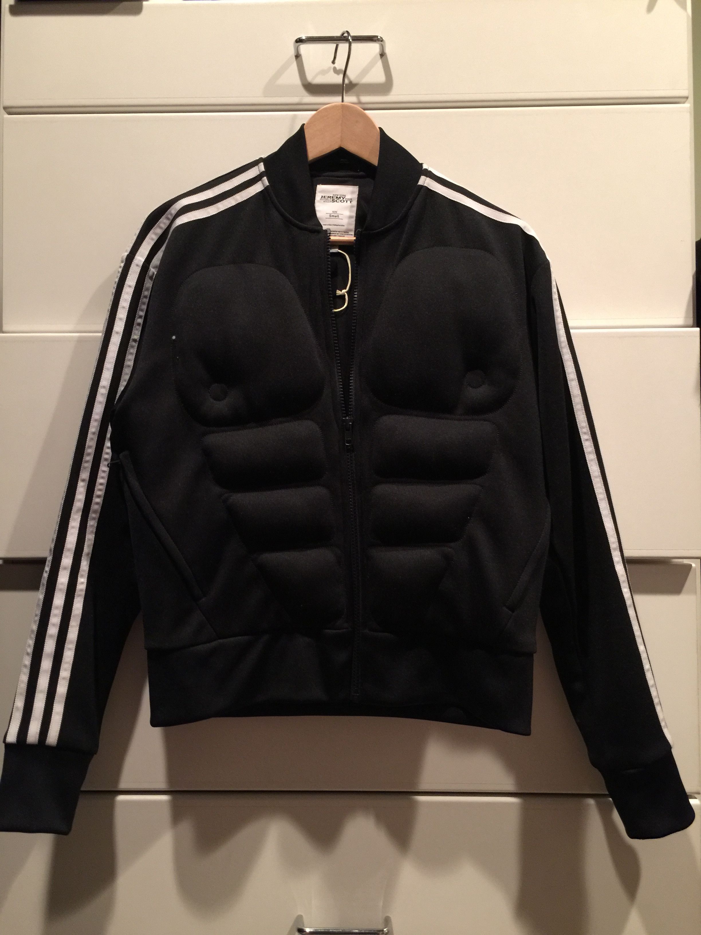 Adidas originals obyo x jeremy scott x kenny hotsell scharf varsity jacket