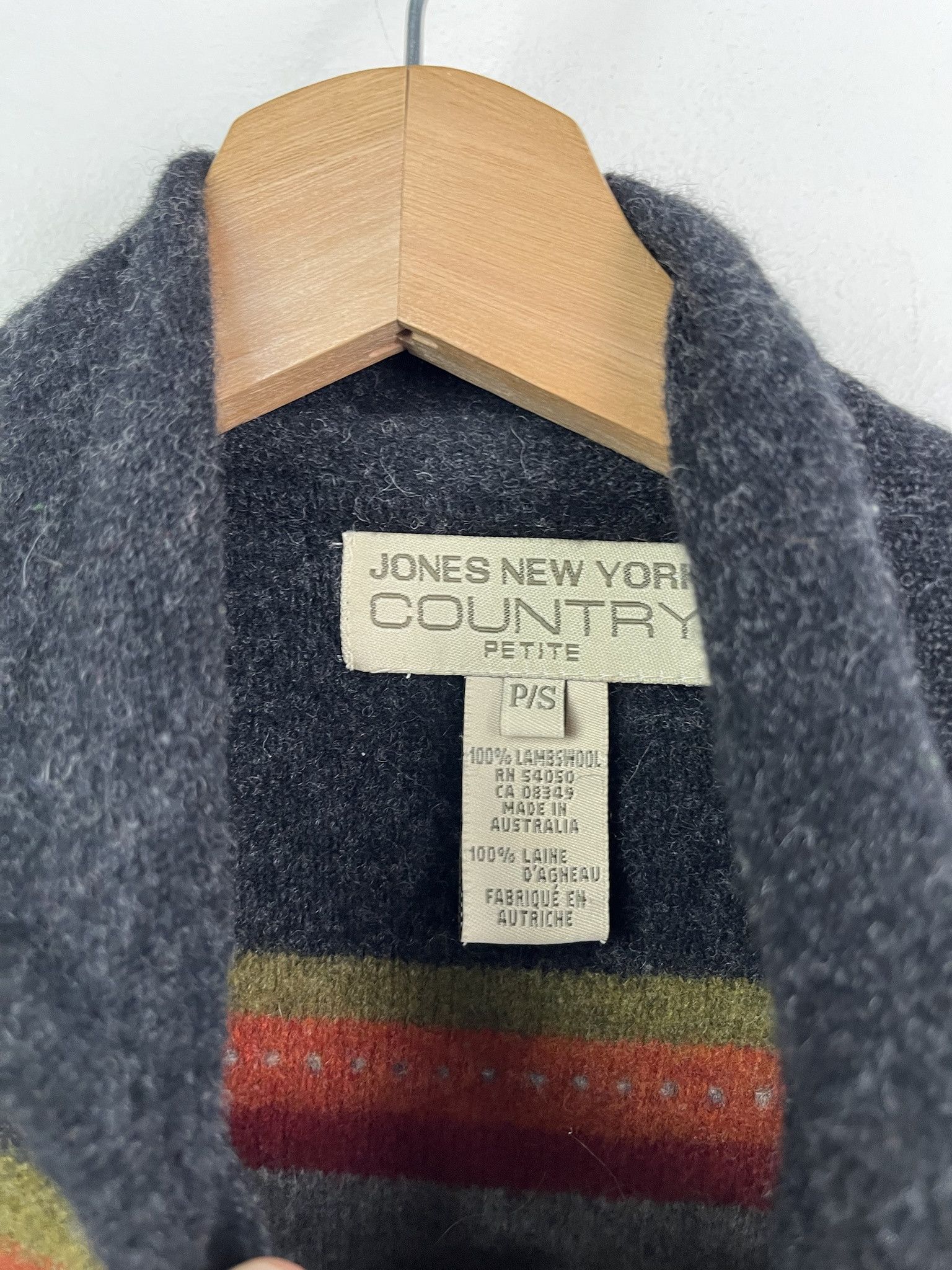 Other Vintage Jones New York Striped Knit Cardigan Size Petite Small Size US S / EU 44-46 / 1 - 2 Thumbnail