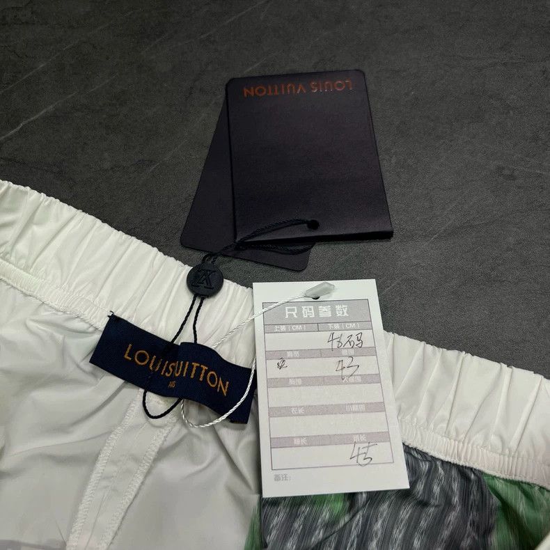 Louis Vuitton Louis Vuitton White Floral Beach Shorts Size US 44 / EU 60 - 5 Thumbnail