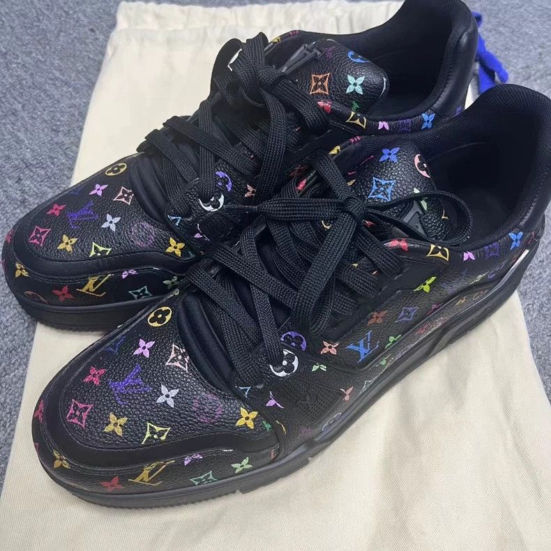 Louis Vuitton Louis Vuitton Black Low-top Lace-up Sneakers Size US 8 / EU 41 - 2 Thumbnail