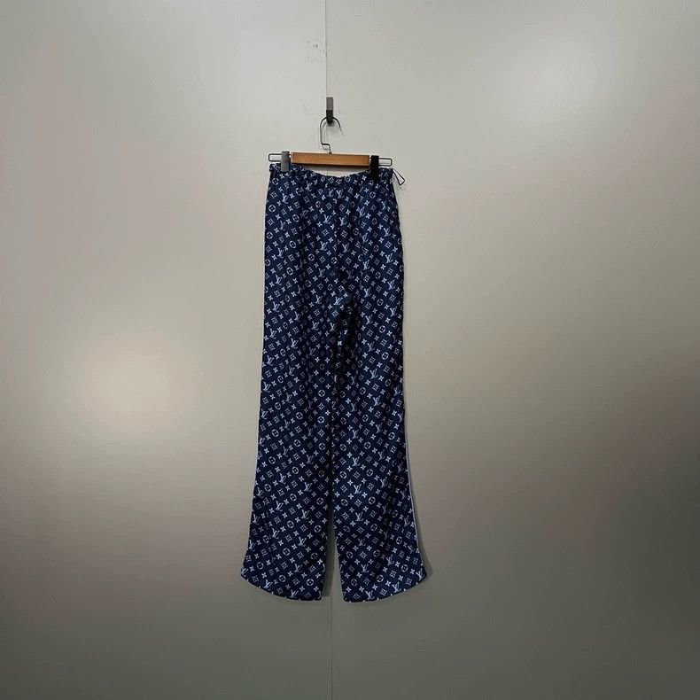 Louis Vuitton Louis Vuitton Blue Silk Printed Long Pants Size US 34 / EU 50 - 2 Thumbnail