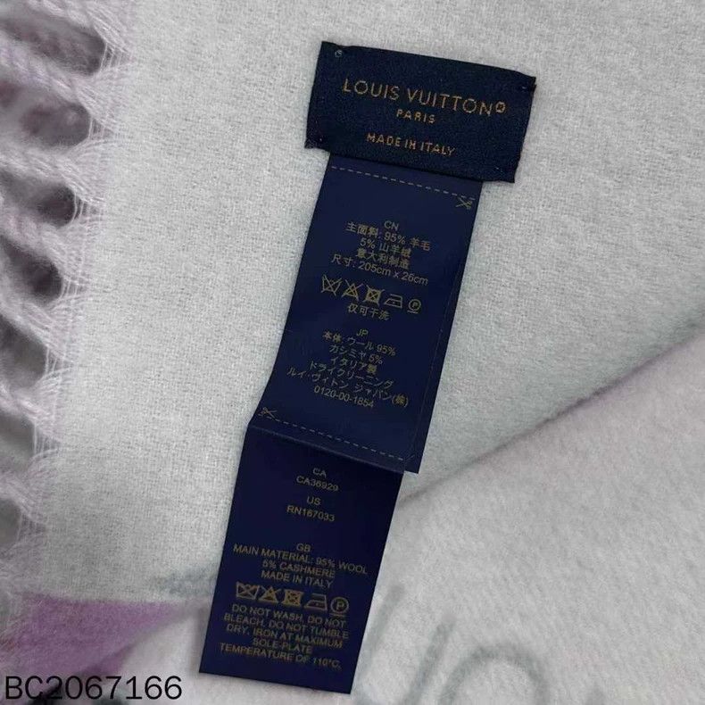 Louis Vuitton Pink Logo Double-Sided Scarf by Louis Vuitton Size ONE SIZE - 5 Thumbnail