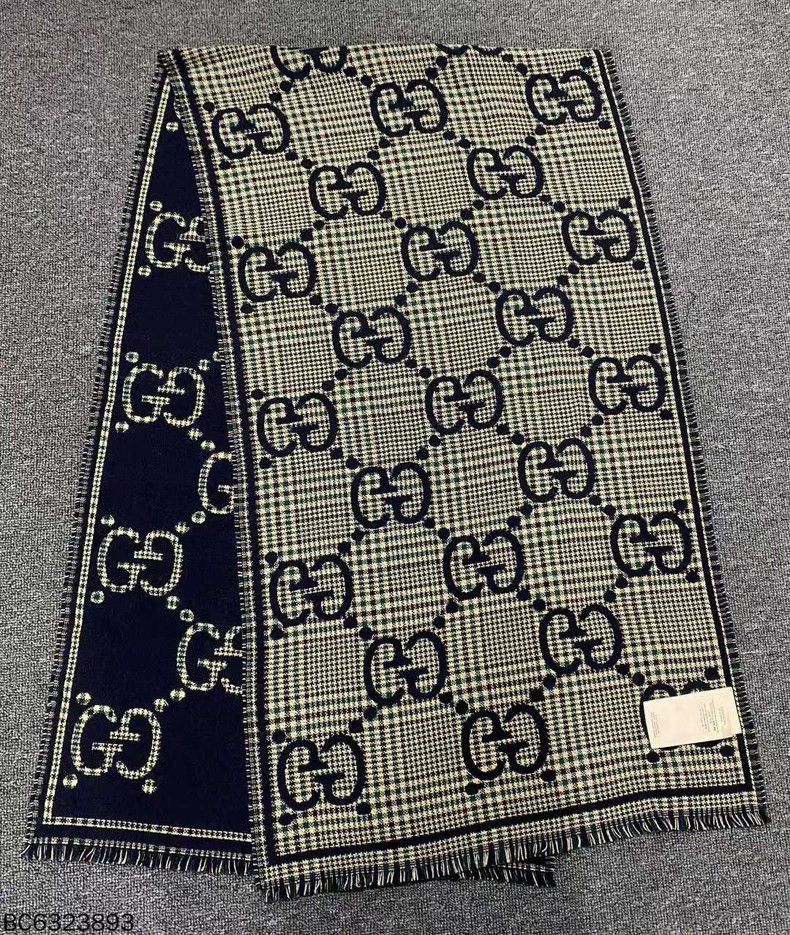 Gucci Gucci Double-Sided Wool Scarf in Check Pattern Size ONE SIZE - 2 Thumbnail