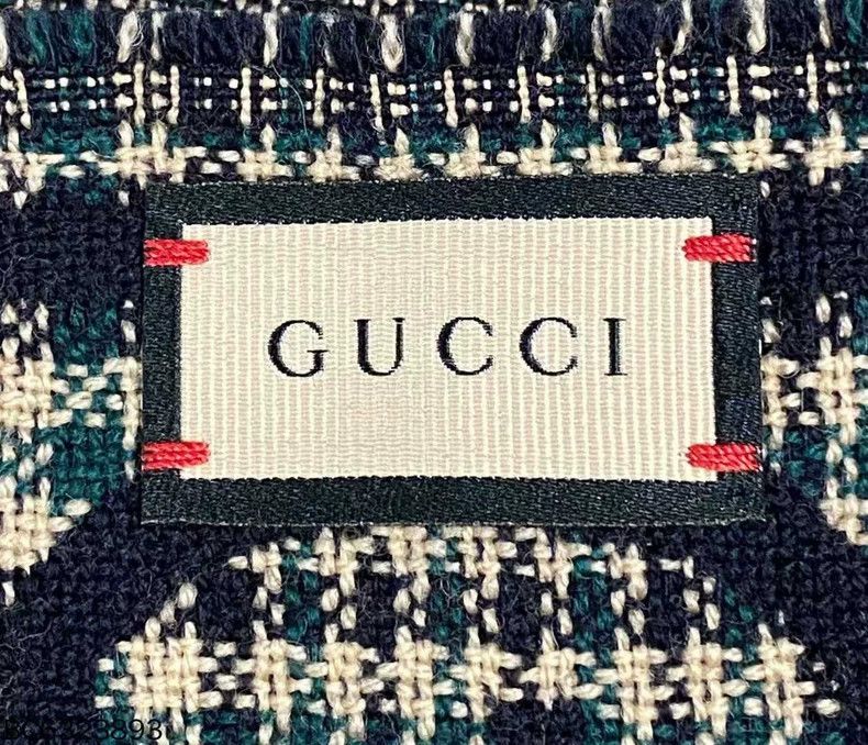 Gucci Gucci Double-Sided Wool Scarf in Check Pattern Size ONE SIZE - 3 Thumbnail