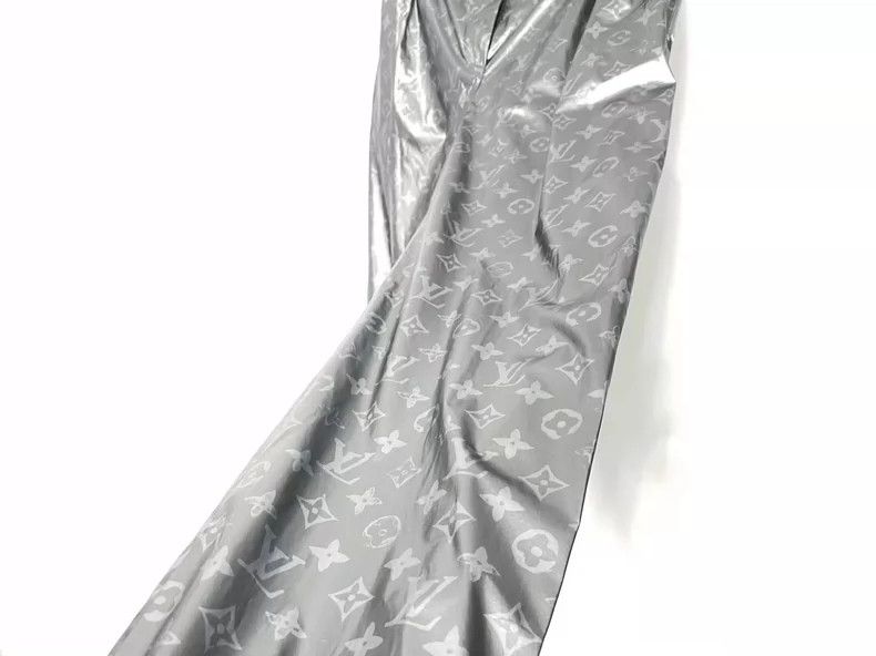 Louis Vuitton Louis Vuitton Silver Logo Jogger Pants Size US 36 / EU 52 - 3 Thumbnail