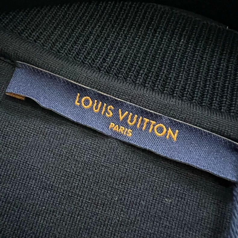 Louis Vuitton Louis Vuitton Gradient Logo Sweatshirt M Size Size US M / EU 48-50 / 2 - 2 Thumbnail