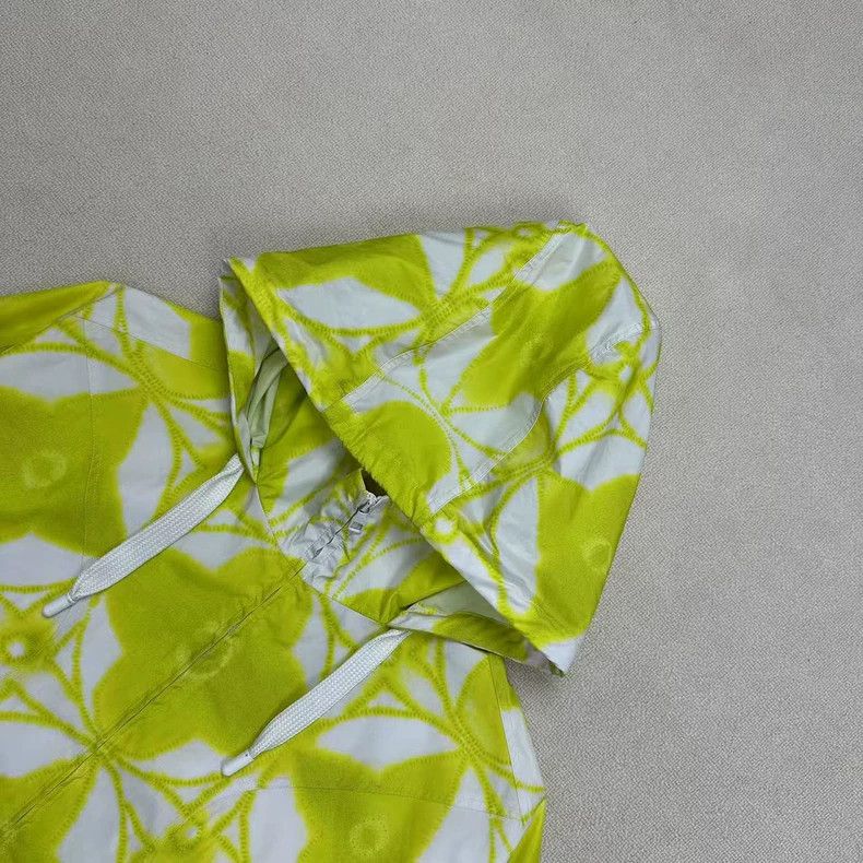 Louis Vuitton Louis Vuitton Floral Print Hooded Jacket Size 52 Size US L / EU 52-54 / 3 - 5 Thumbnail